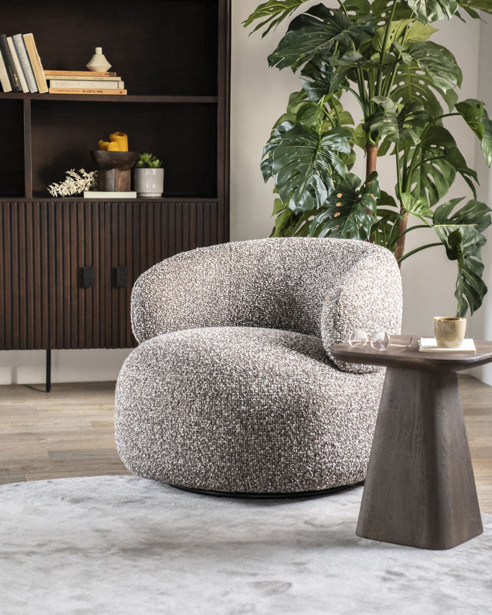 Fauteuil Maeve taupe Maywood – fauteuil van Eleonora in een interieur