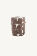Poef Bangalore Earth Taupe Reverse S/2 van Initials by Haans – detailbeeld 1