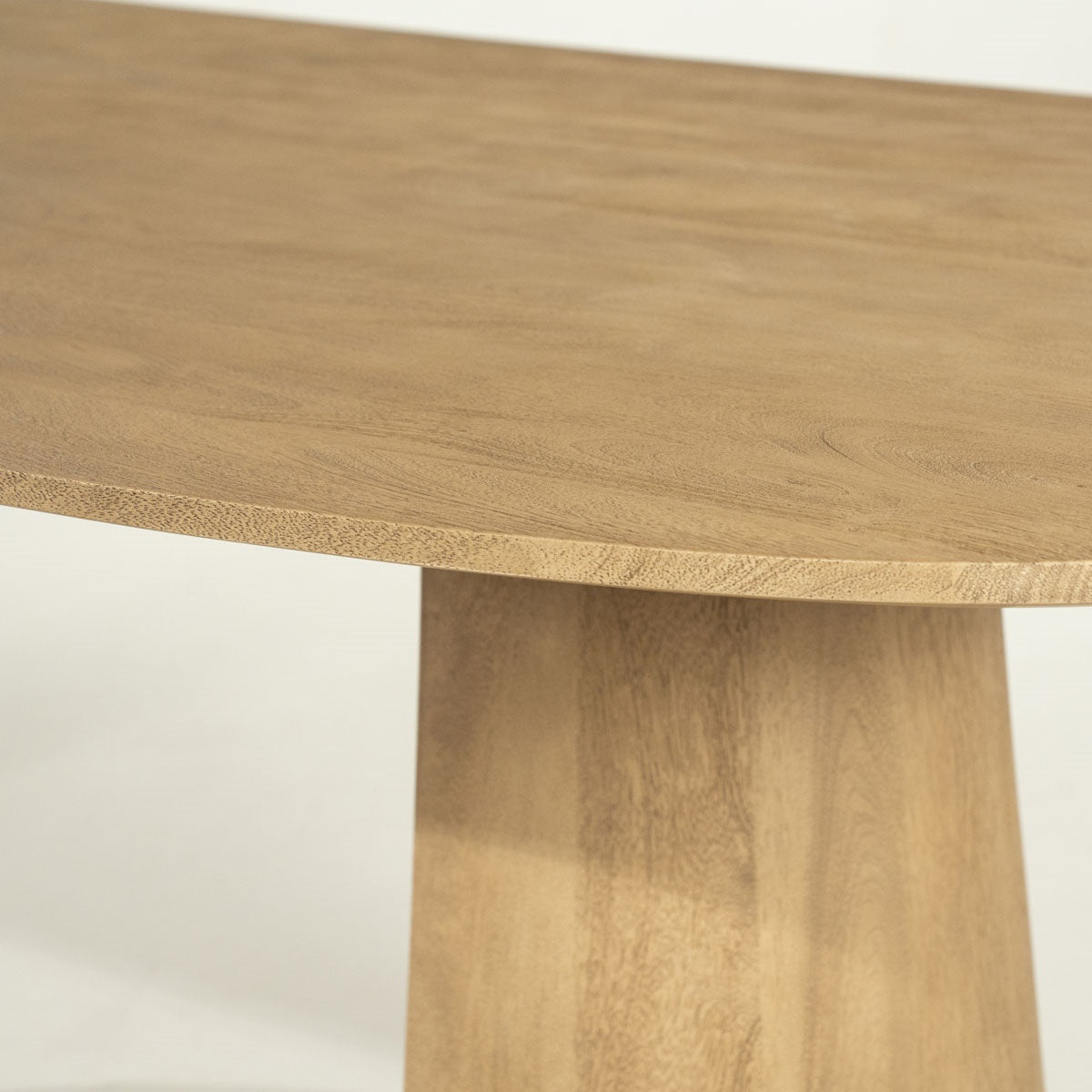 Eettafel Lune 300x105 cm naturel – schuin vooraanzicht