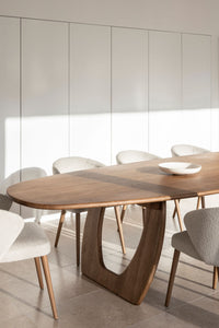 Eettafel Bali van Passe Partout in massief eikenhout — opgesteld in een interieur