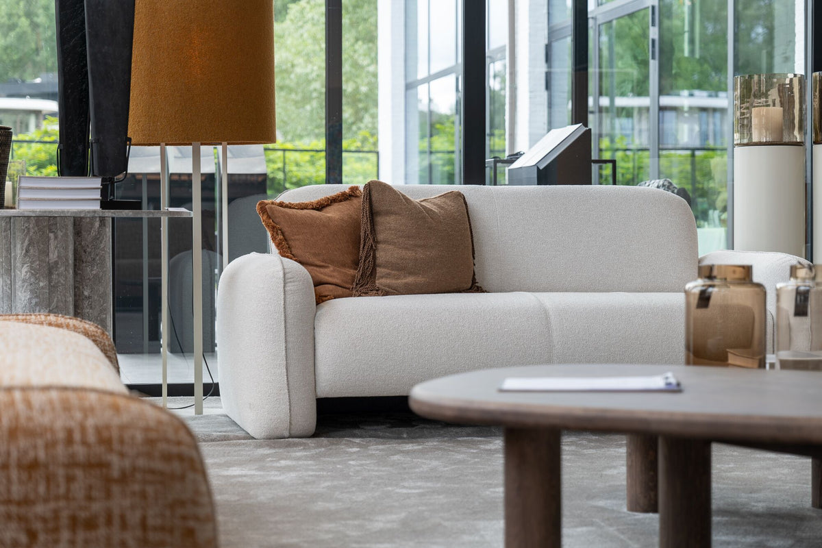 Bank Richy van Passe Partout — opgesteld in een interieur